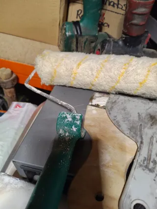 TODO A 2€. Kit de pintura rodillos y espátula.