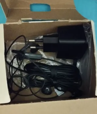 Móvil Nokia 2760 Plata/Gris (No funciona posibleme