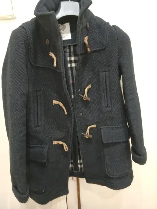 Trenca unisex azul marino.