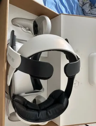 Meta Quest 2 VR Occhiali + Controller