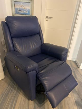 Sofá relax de piel Pedro Ortiz, como nuevo.