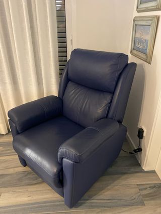 Sofá relax de piel Pedro Ortiz, como nuevo.