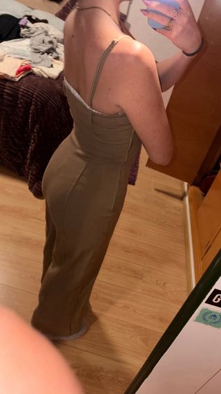 Mono Zara marrón ajustado