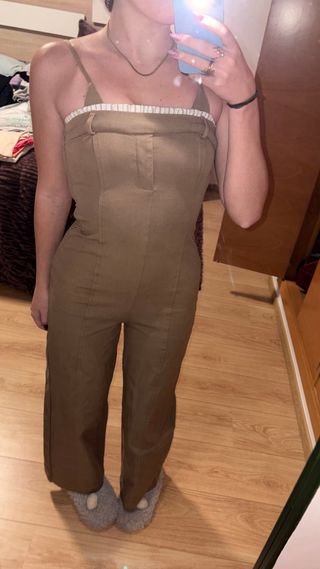 Mono Zara marrón ajustado