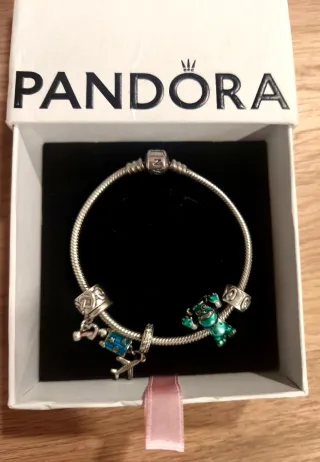 Pulsera Pandora con 2 clips y 3 charms