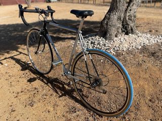 Bicicleta de carretera restaurada