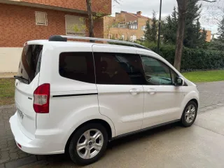 Ford Tourneo Courier 2017