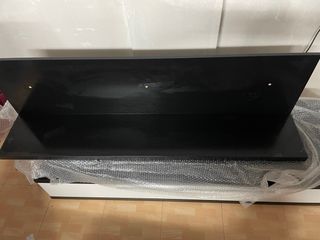 Mueble de comedor negro y blanco