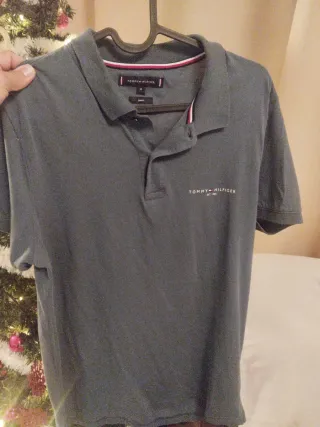Polo Tommy Hilfiger Talla M Azul en perfecto estad