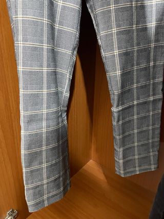 Pantalones de cuadros grises