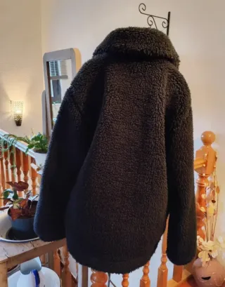 Chaqueta borrego Bershka negra