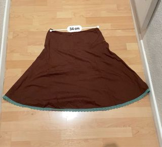 Falda marrón