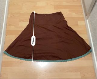 Falda marrón