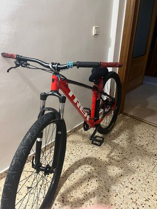 Bicicleta Trek Roja Stunt