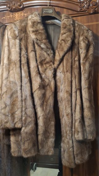 Abrigo de piel marrón