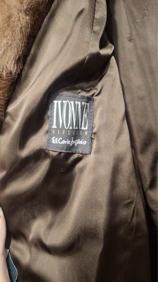 Abrigo de piel marrón