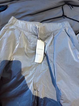 Chaqueta Oysho plateada oversize XS