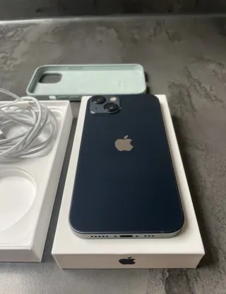 iPhone 13 256GB Medianoche