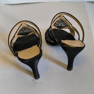 Elegantes sandalias negras con encaje Talla 36