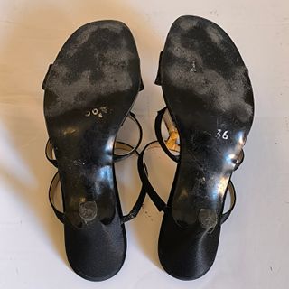 Elegantes sandalias negras con encaje Talla 36