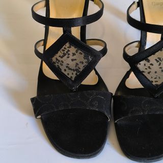 Elegantes sandalias negras con encaje Talla 36