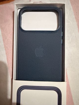 Funda TechWoven iPhone 17 Pro Max