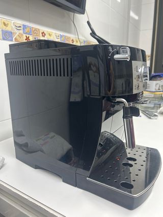 Cafetera DeLonghi ECAM22.113B Negra