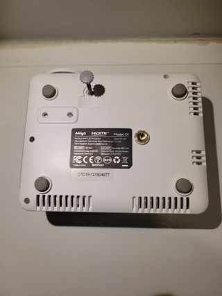 Proyector LED Akiyo O1 con trípode y mando