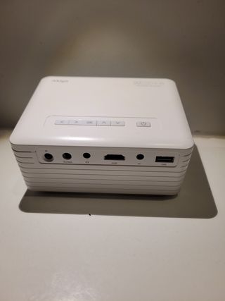 Proyector LED Akiyo O1 con trípode y mando