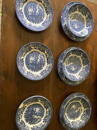 porcelana inglesa 12 platos. Para usar o decorar.