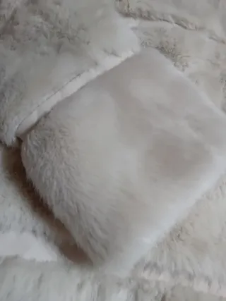 Cappotto finta pelliccia con cappuccio donna