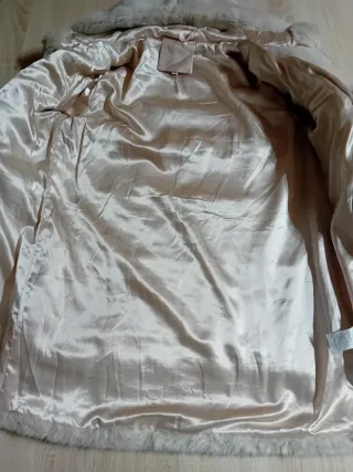 Cappotto finta pelliccia con cappuccio donna