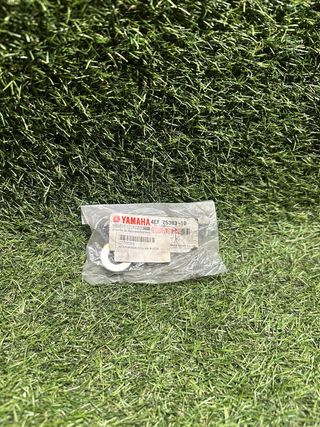 Yamaha 4ES25383-10 Collar Rueda