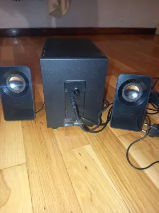 Altavoces Logitech Z213 2.1 Multimedia