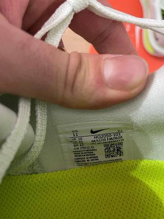 Nike Air Zoom Vomero Premium Blancas y amarillas