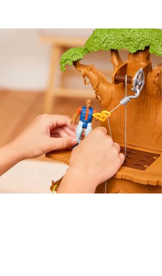 Terra Gorila Gigante con Casa Árbol