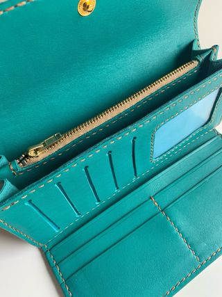 Cartera de piel hecha a mano