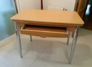 Mesa de cocina haya con cajón 70x110 hasta 70x170
