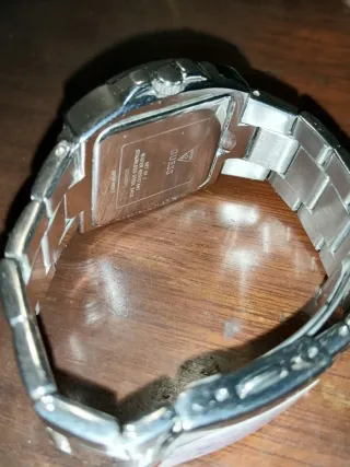 Relógio Guess Feminino Prateado com Cristais