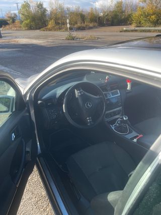 Mercedes-Benz C220 2005