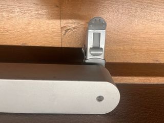 Soporte TV con ruedas Hecho a medida.