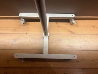 Soporte TV con ruedas Hecho a medida.