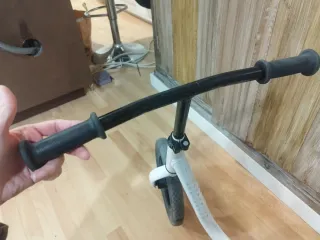 Bicicleta sin pedales blanca