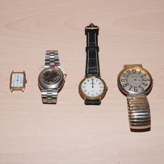 LOTE DE 4 RELOJES ANTIGUOS (LM3)