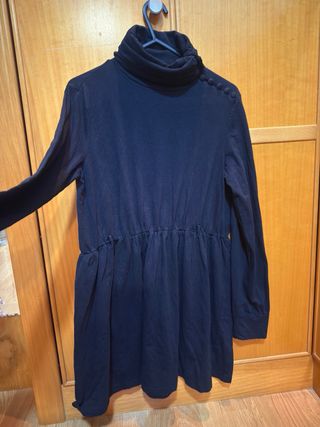 Vestido negro elegante y sencillo