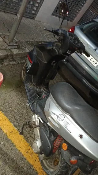 Daelim S-Five 49cc Scooter