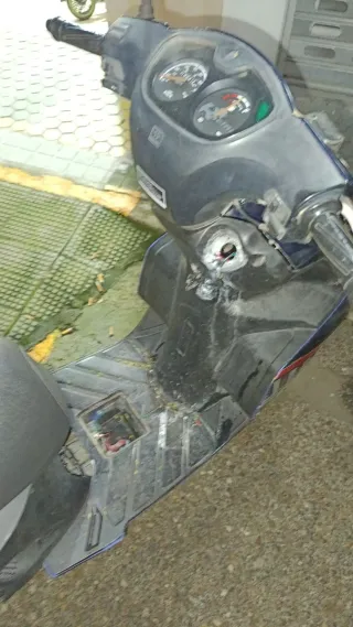 Daelim S-Five 49cc Scooter