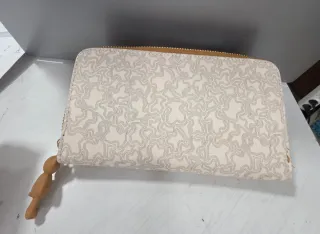 Cartera  camell ,beis  con Oso