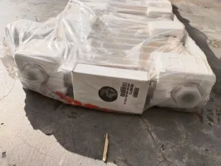 Radiador de aluminio plateado