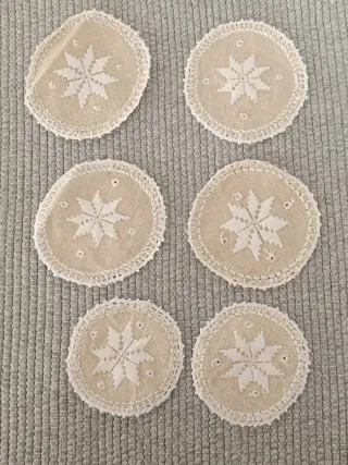 6 Bases de Copo em linho bordados